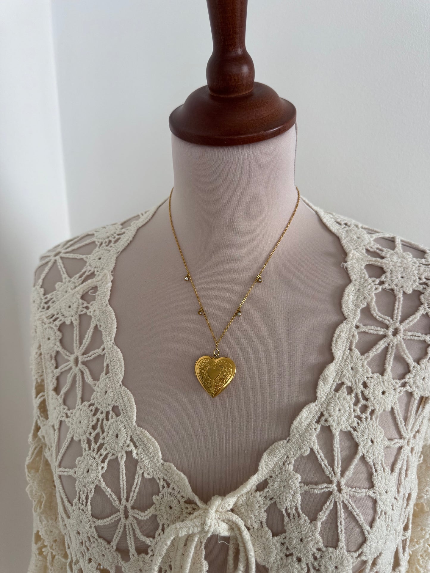locket hálsmen